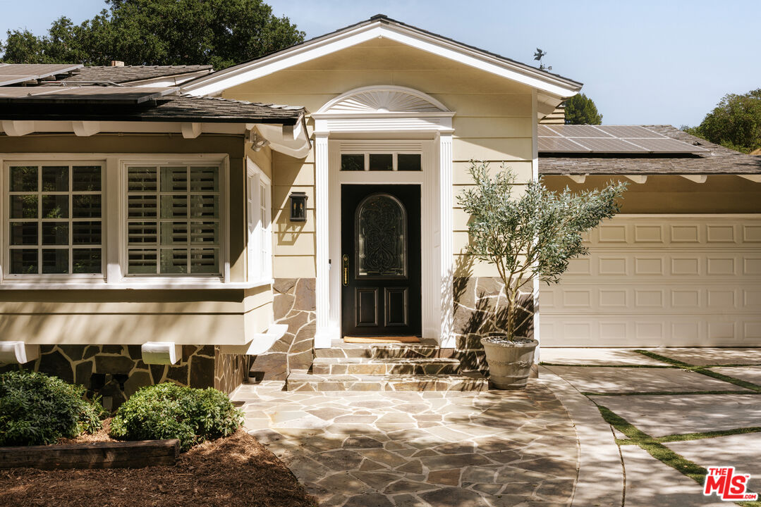 Front entry and flagstone path, 16822 Escalon Dr