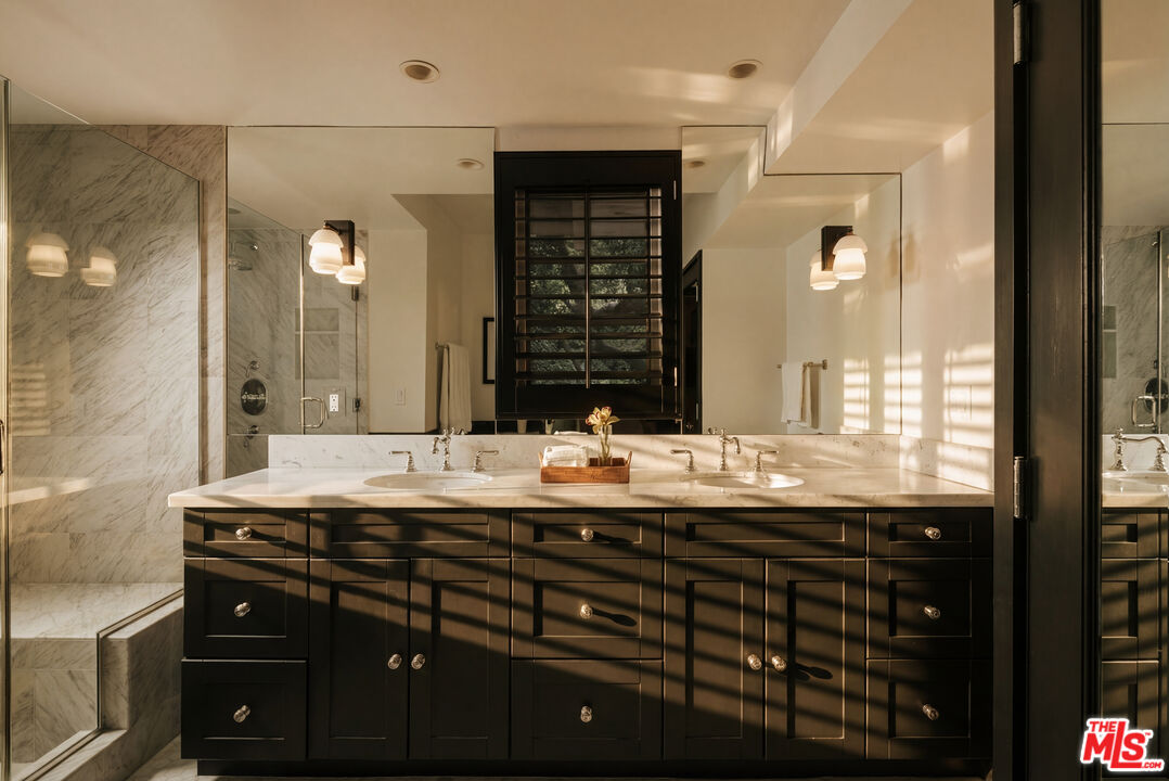 Primary bath vanity, 16822 Escalon Dr